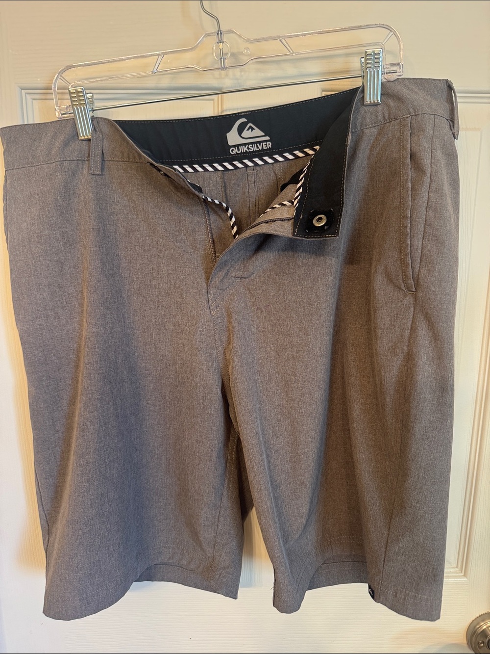 Quiksilver Gray Men's Quick-Dry Shorts Size 34
